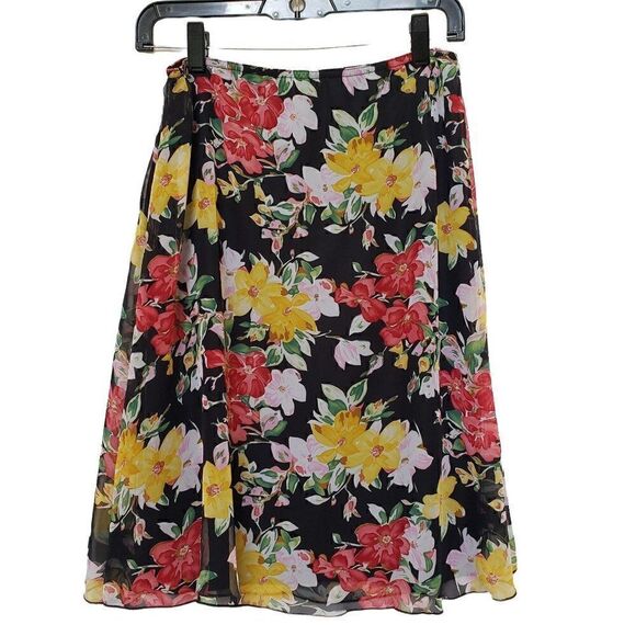 Tabloid Dresses & Skirts - Tabloid Floral Skirt sz xs